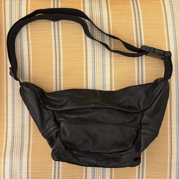 Waist pouch for travel and days out - Picture 2 of 11